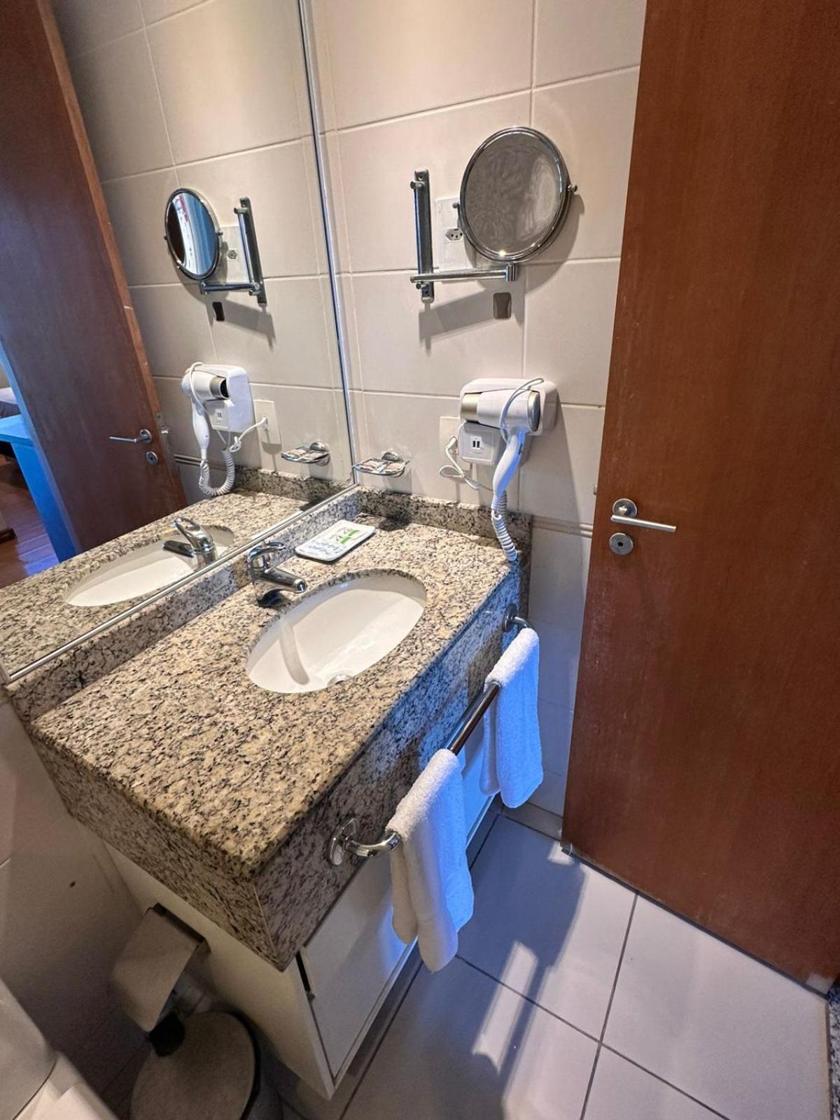 Barra Da Tijuca - 508 - De Frente Para Maravilhosa Piscina - Estacionamento Gratuito - Academia Comphania Atletica - Balsa Para Praia Gratis - Microondas - Geladeira Grande - Recepcao 24Horas - Wi-Fi - Com Pia Рио-де-Жанейро Экстерьер фото